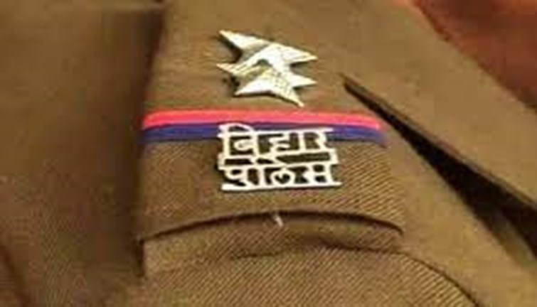 Vaishali SP Ravi Ranjan suspends SI Gunjan Kumar after taking cognizance of viral audio