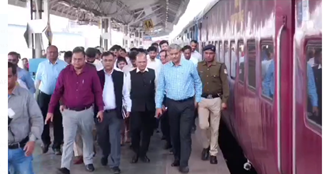 purwa madhya railway ke gm pahunche dhanbad 
