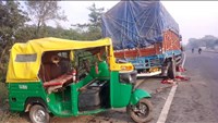 Auto loaded with passengers collides with truck, 3 die on the spot