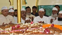  Chief Minister covered the tomb of Dargah Hazrat Shah Jalal Shaheed Rahmatullah Alaih