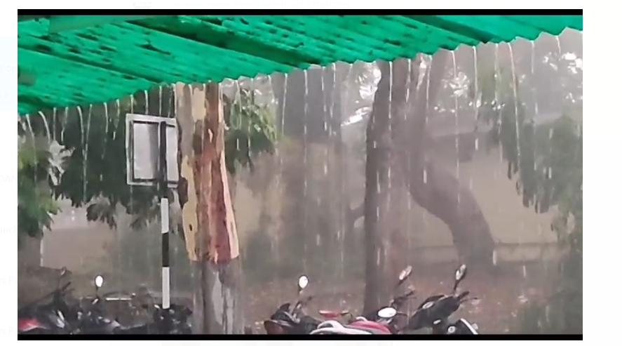 koderma mai baarish se janjeevan prabhavit 