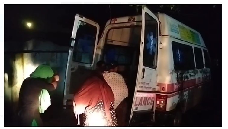 gair sansthagat prasav ke dauran aviwahit youti ki maut 