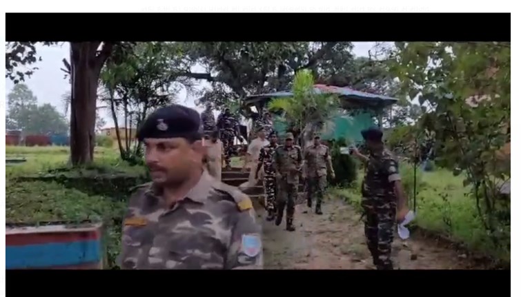 bokaro mai naxaliyo ko gherne ke liye chal raha abhiyaan 