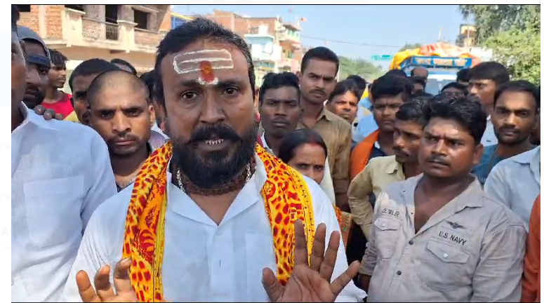 palamu mai auto chalak ke sath maarpit 