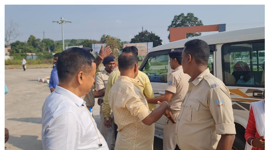 dhanbad acb ki team ne ki badi karrawai 