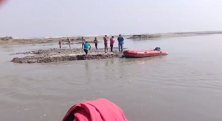 ganga nahane ke dauraan bada hadsa, dada pote ki doob kar maut