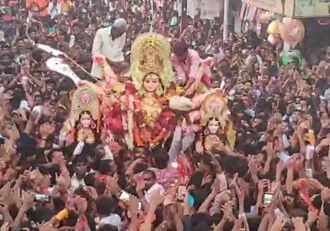 Crowd of devotees gathered in Rosra for the darshan of Durga Maiya.