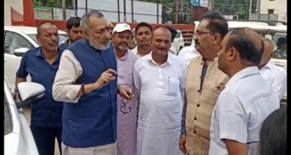 When DM and SDO left the stage, Giriraj Singh felt the pain of losing power in Bihar.