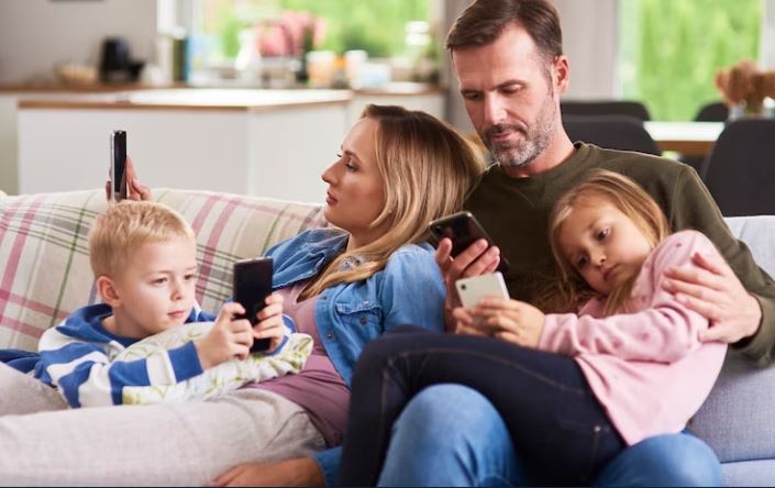 bachchon me badhte screen time ne badhai pareshani 