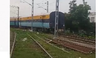 barharwa railway ki bahut badi laaperwahi 