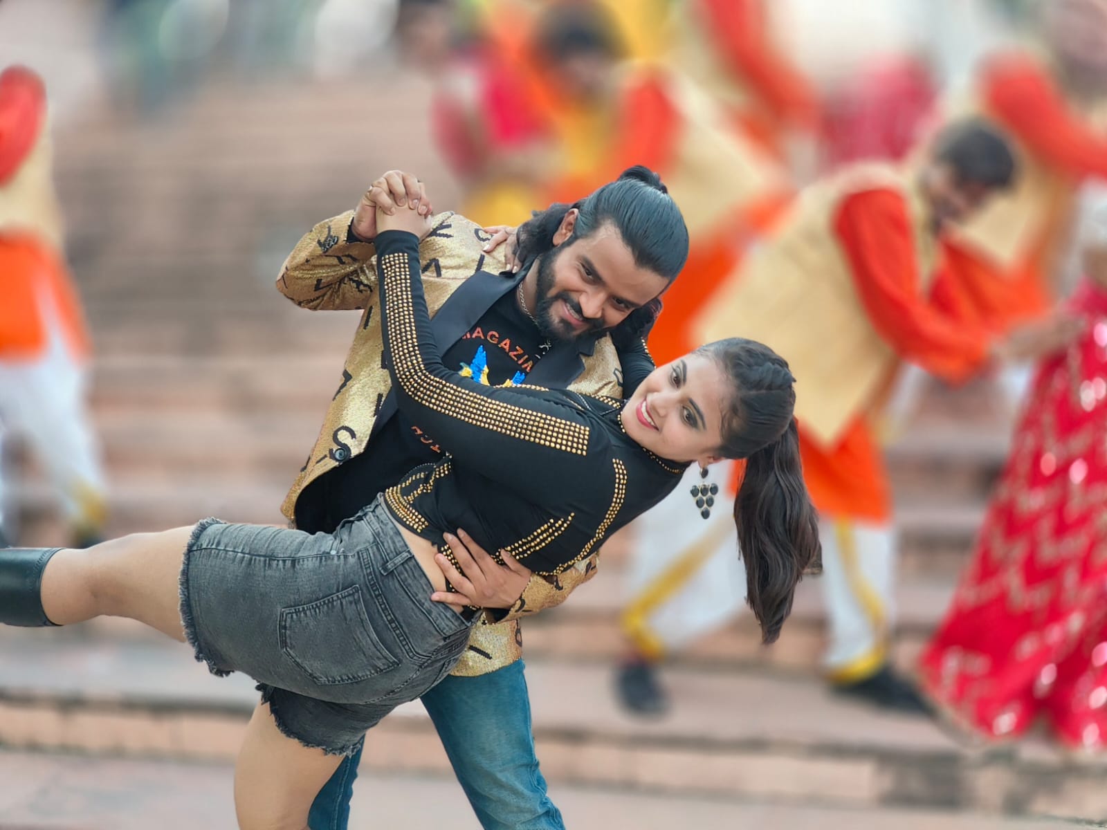 bhojpuri film ke set se viral hui photo