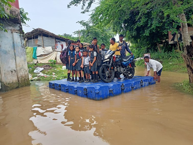 Many villages submerged, panic among people