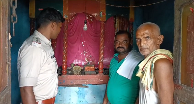  Many Ashtadhatu murti worth lakhs rs stolen in Samastipur