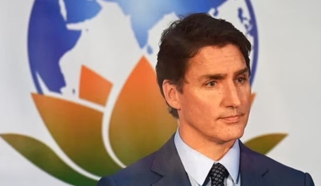 canada pm justin trudeau will return back to home today after backup plane