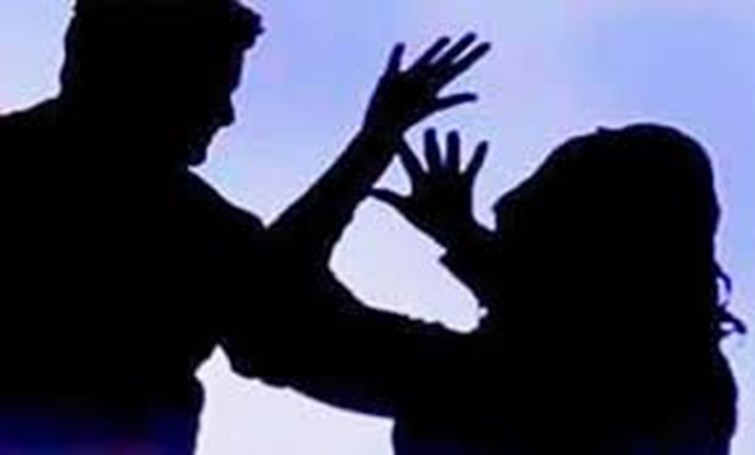In Kishanganj, youth from the same village gang-raped a minor.