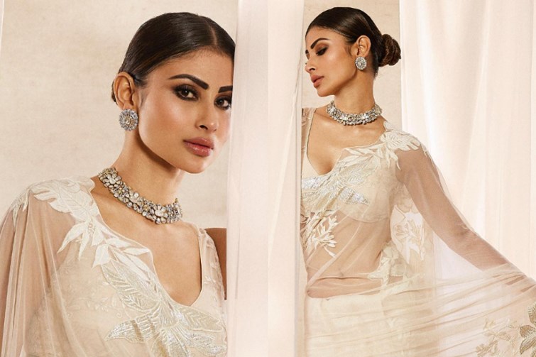 mouni roy ne desi look me machaya tahalka 