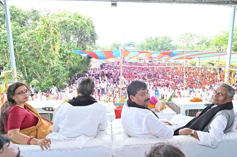 JDU netaon ne grihmantri amitshah se kar di badi mang , bole karpuri thakur ko dein bharat ratn 