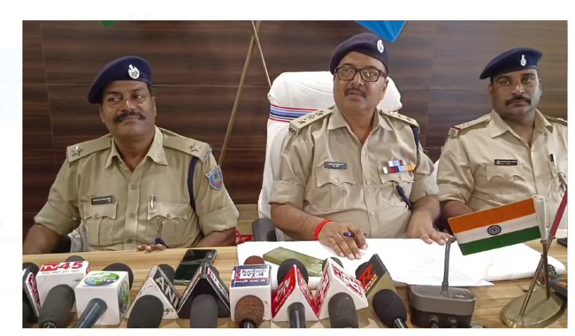 nashile padarth ke awaidh karobariyon per karrawai 