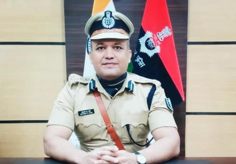 bitiya ki uplabdhi bata bhwuk huye dig shivdeep lande, yun bayan ki khushi