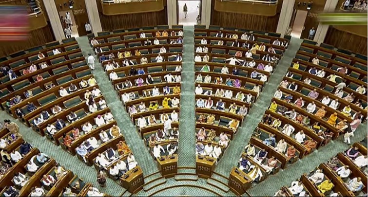 Women Reservation Bill LOKSABHA SE PASS