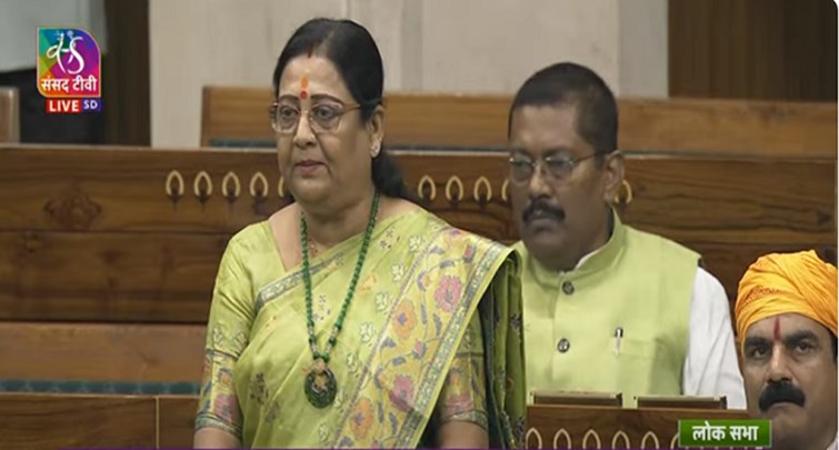 RLJP KO VEENA DEVI NE KIYA WOMEN RESERVATION BILL KA SUPPORT