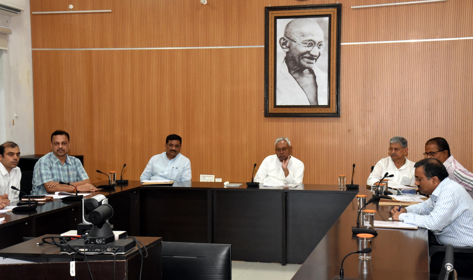 CM ne ki jal sansadhan vibhag ki sameeksha adhikariyon ko diya nirdesh