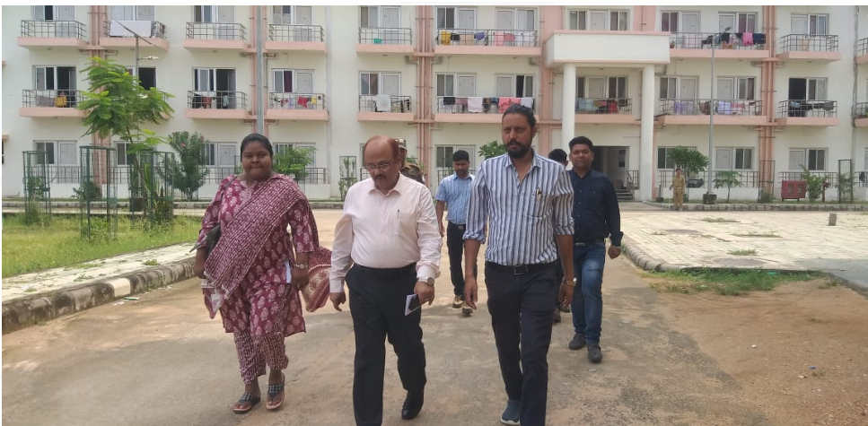 pramandaliye aayukta ne mmch ka kiya nirikchhan 