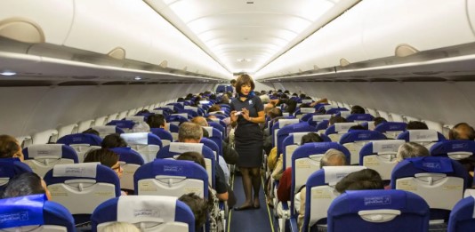 indigo ki air hostess se patna ki flight me chedkhani