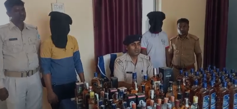 Two people arrested with illegal English liquor in Jamshedpur