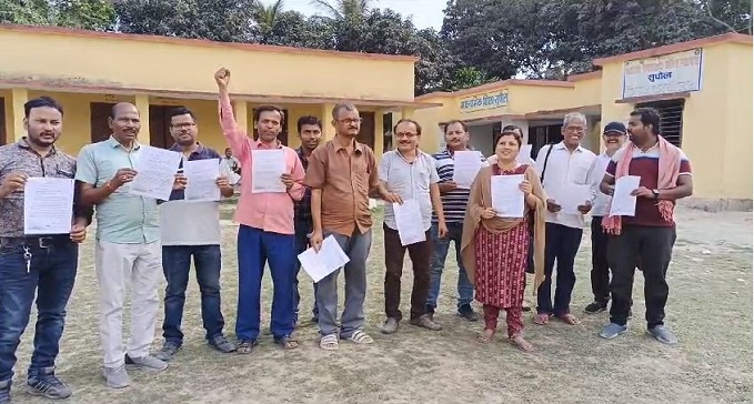 Demonstration of guest teachers in Supaul