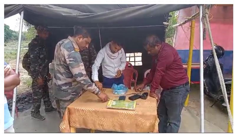 chandankiyari mai 2 lakh se adhik cash baramad