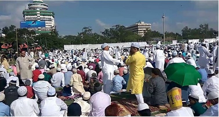 More than 30 thousand devotees offered namaz at Gandhi Maidan in Patna on Eid.