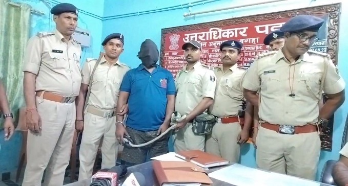  Bihar Police caught the rewarded criminal