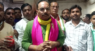 Pradeep Yadav in the shelter of Baba Baidyanath: Congress candidate offered prayers in Deoghar, sought blessings from Bholenath for victory.