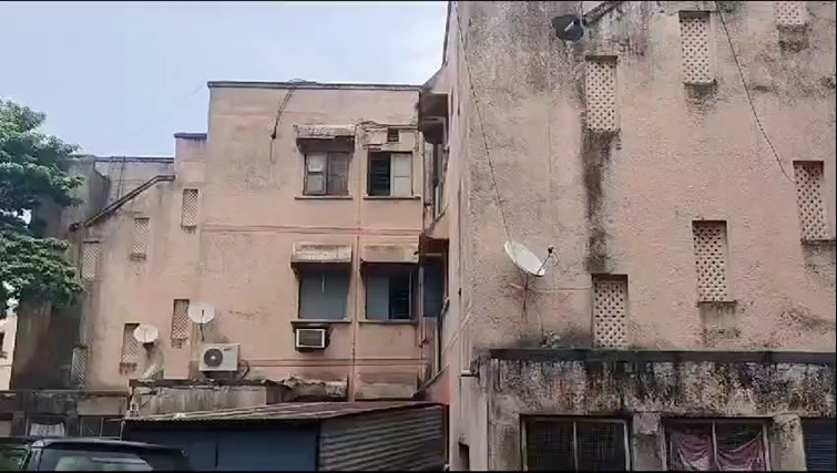  Huge quantity of liquor in closed flat of Agrico workers of Jamshedpur