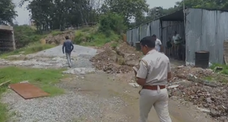 Dead body of an unknown person near the semi-built railway bridge in Salgajhudi, police engaged in investigation