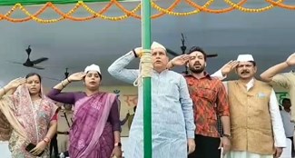  Minister in charge hoisted the tricolor in Khagaria