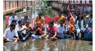 dhanbad mai vidhayak raj sinha ne kiya jal satyagrah