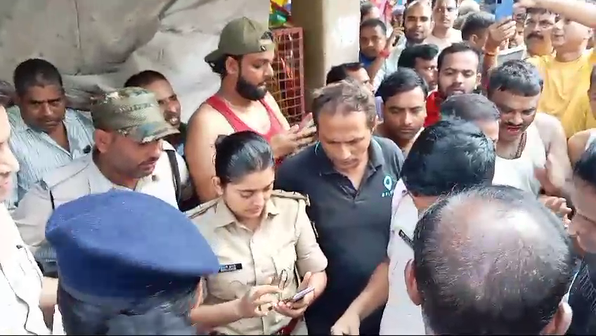 Delhi Police became hostage in Purnia