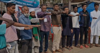 Drug de-addiction campaign of All India Payam-e-Insaniyat Forum in Haldipokhar, hats and shoes distributed to protect from cold