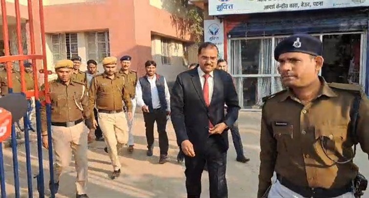  In action Home Department Secretary conducted surprise inspection of Beur Jail