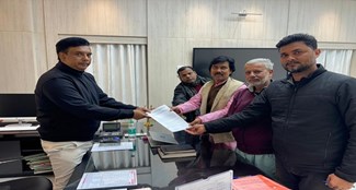  Male's delegation met the Commissioner on the issue of eviction of footpath vendors