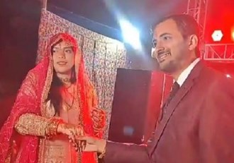 Foreign girl arrived from across the seven seas to marry a Bihari boy