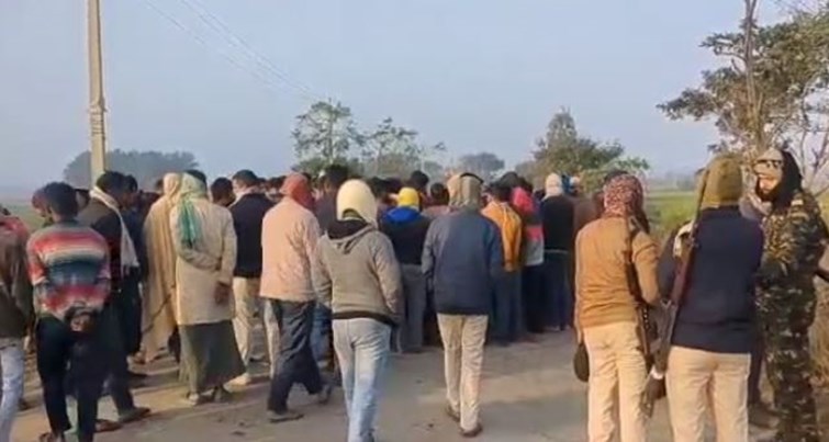  Begusarai trembled early in the morning Miscreants shot fish trader, villagers created ruckus after his death