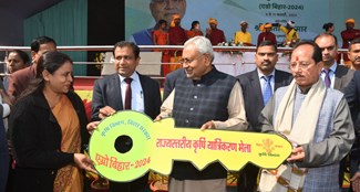 Agricultural mechanization fair organized at Gandhi Maidan, CM Nitish took information about modern technology