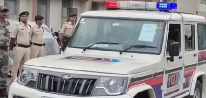  Police stuck between sister-in-law and sister-in-law Woman bites inspector's hand, creates chaos