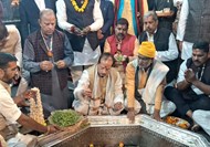 DY.CM Vijay Sinha offered prayers at Vishnupad and Mangalagauri temple, gave political statements