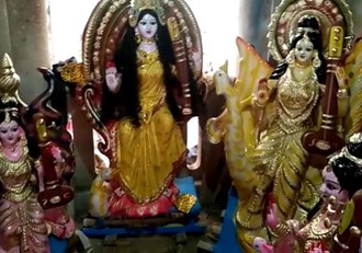 Mother's idol is being bought and taken for worship, even the sculptors are happy