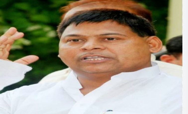 Police raid on Lalu's brother-in-law Subhash Yadav, he had to surrender in MPMLA court.