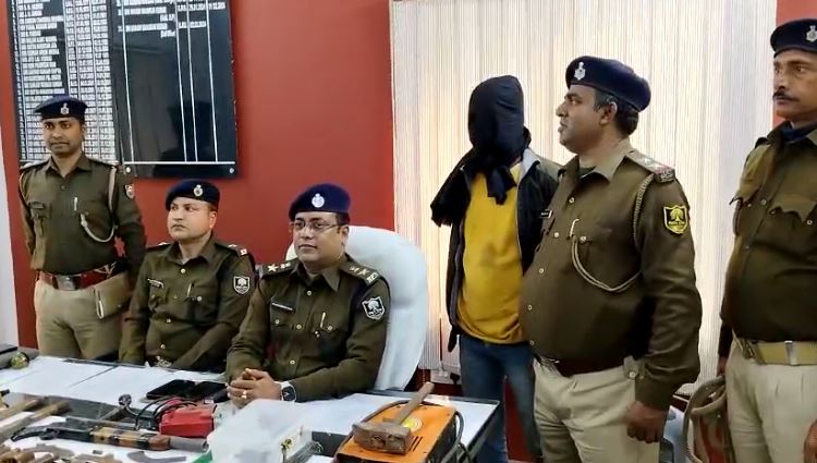  Mini gun factory busted Katihar police got success, many semi-finished weapons recovered